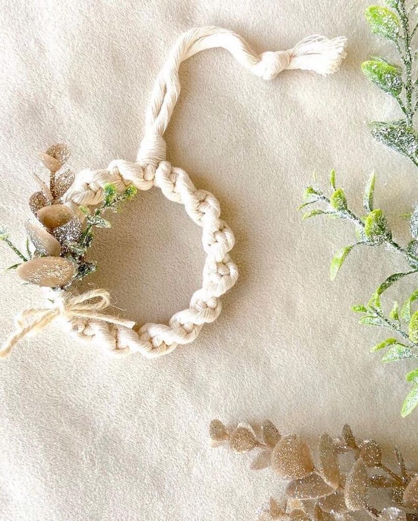 DIY Macrame Christmas Ornament Wreath