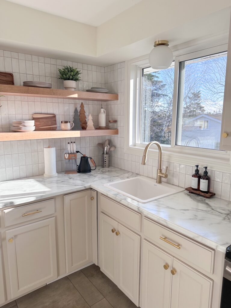 KITCHEN BACKSPLASH TILES IDEAS