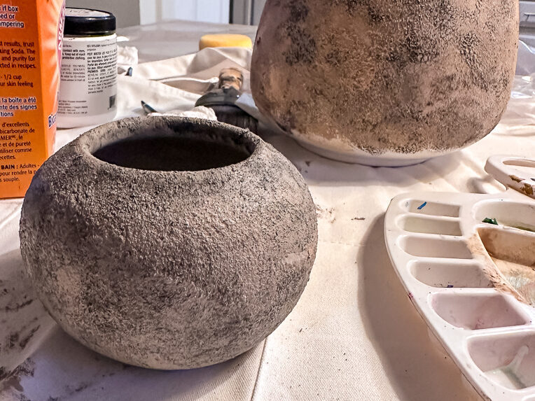 diy grey textured vase with baking soda
