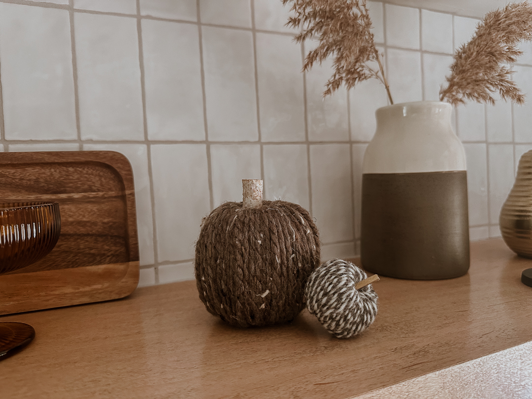 diy yarn wrapped pumpkins