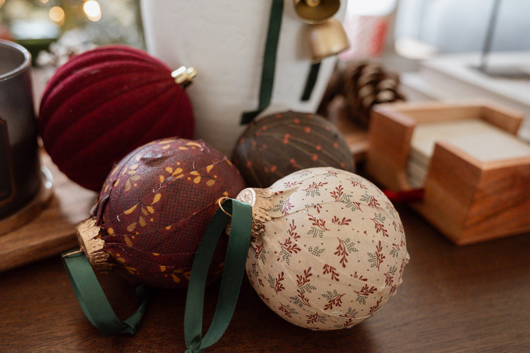 diy decoupage Christmas  ornaments