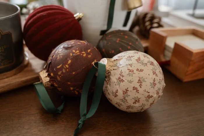 diy decoupage Christmas ornaments