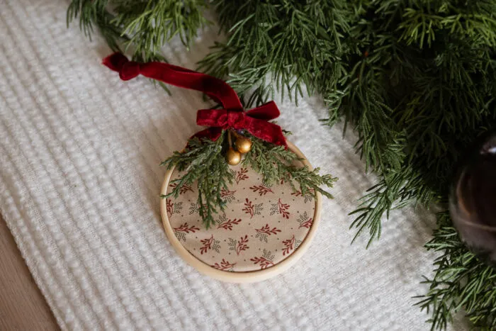 diy embroidery hoop ornaments
