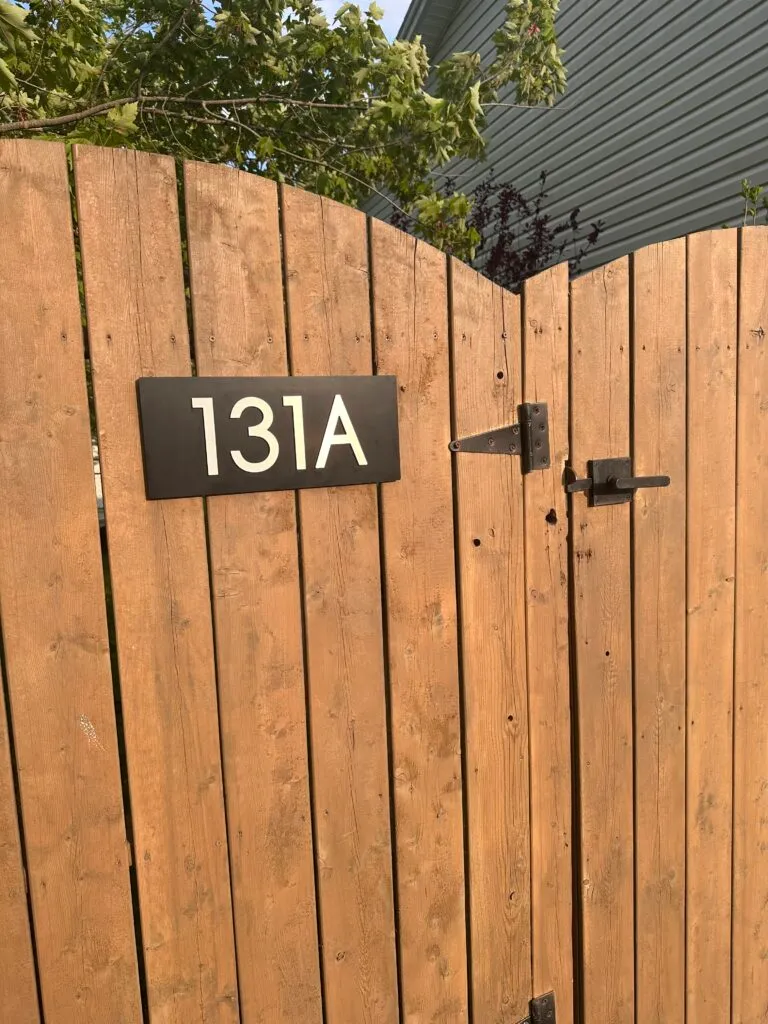 House number sign