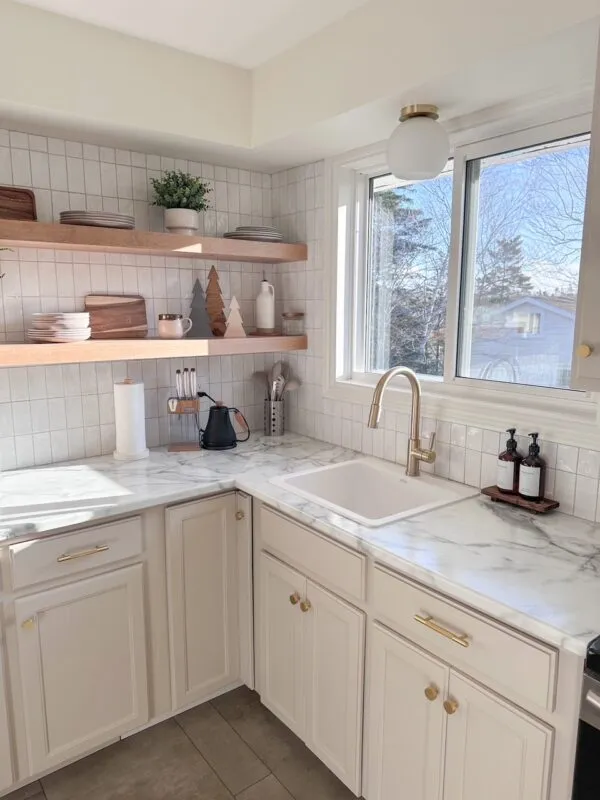 KITCHEN BACKSPLASH TILES IDEAS