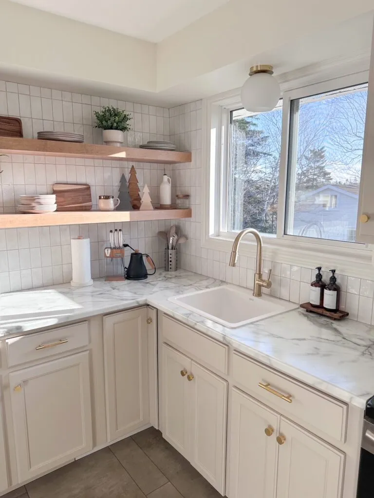 KITCHEN BACKSPLASH TILES IDEAS